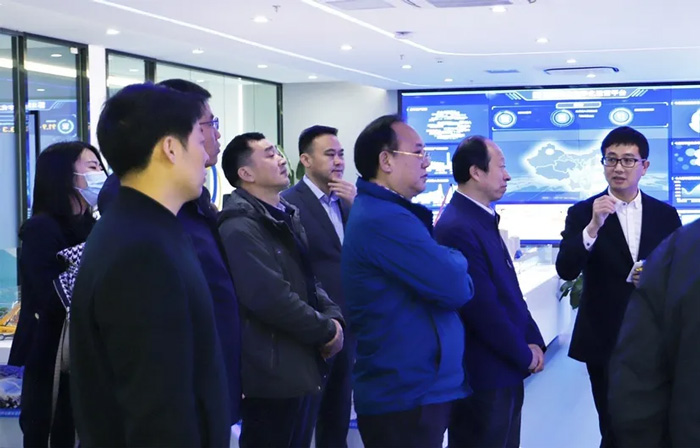 江苏省发改委副主任林康调研众能联合发展情况-3.jpg 江苏省发改委副主任林康调研众能联合发展情况-3.jpg